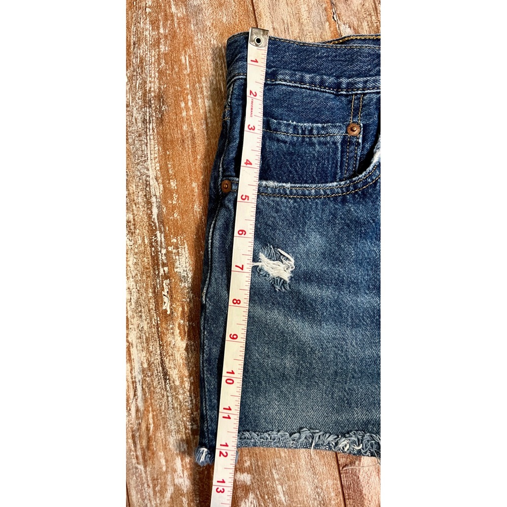 Levis 501 Original Distressed Denim Cut Off Shorts Medium Wash Blue W31 - Picture 10 of 11